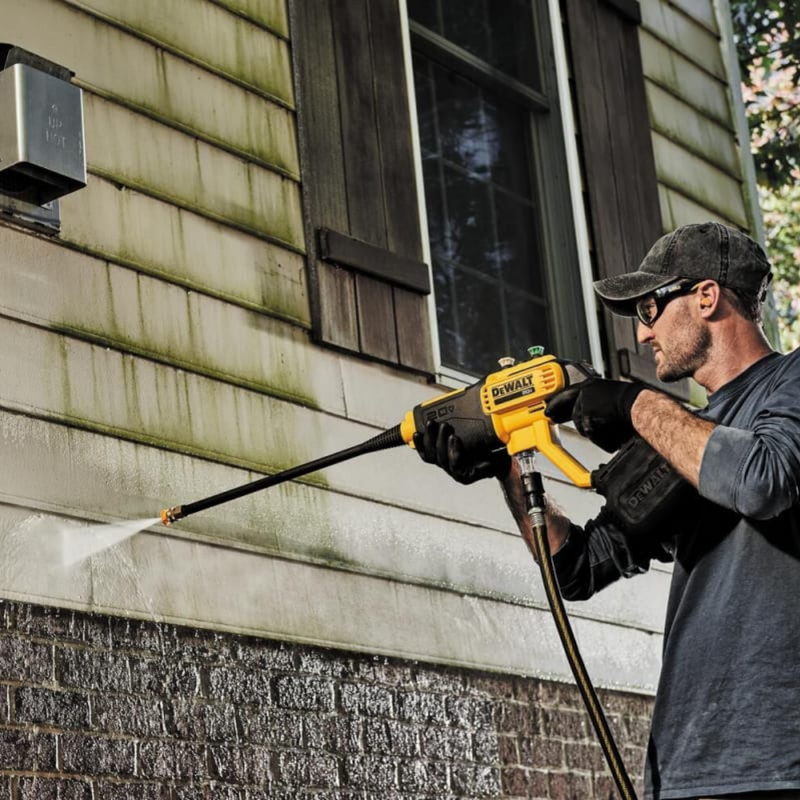 KIT DEWALT ORIGINAL: MÁQUINA DE LAVAR DE ALTA PRESSÃO PORTÁTIL + KIT DE ACESSÓRIOS + 2 BATERIAS 48V GRÁTIS